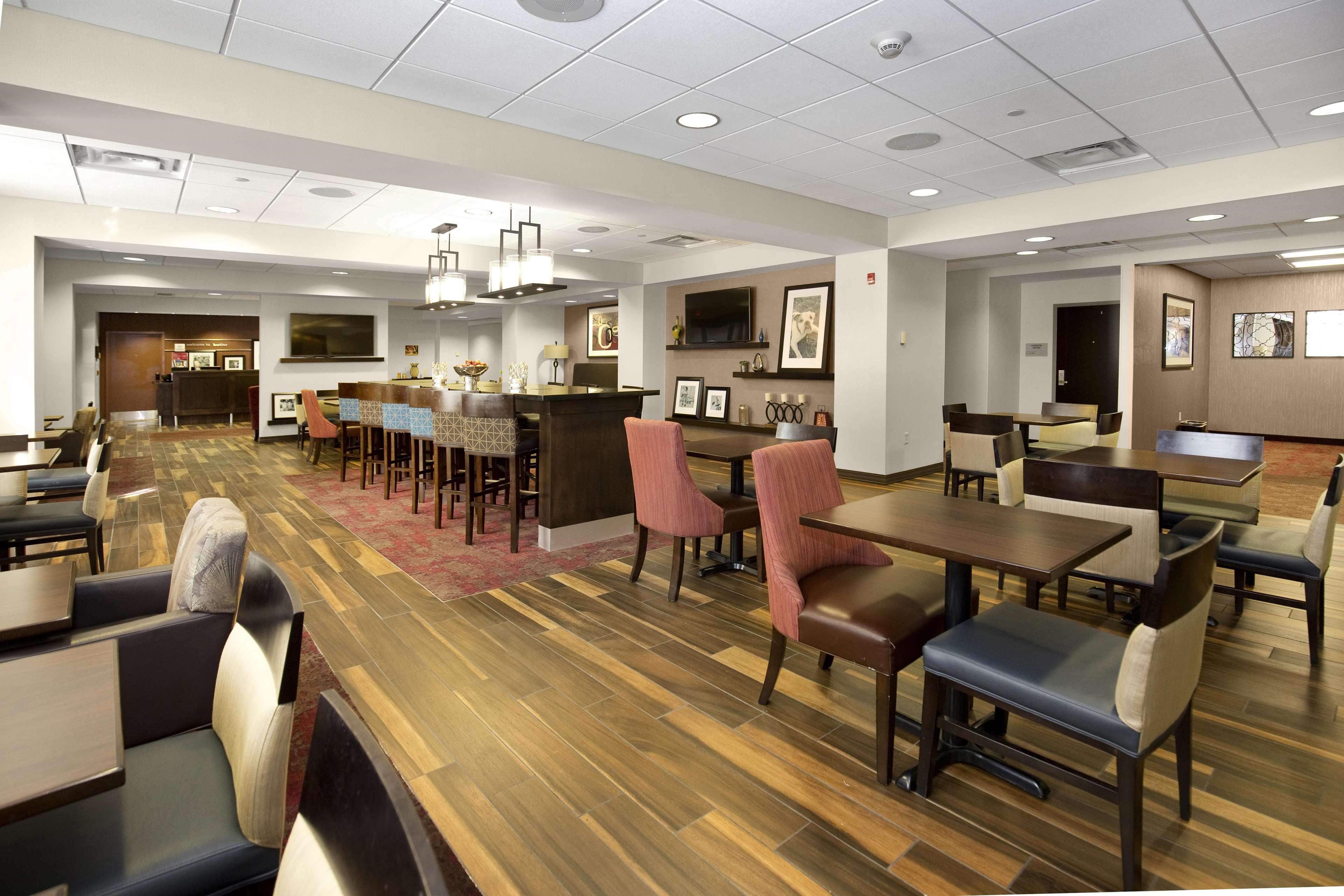 Hampton Inn Butler Kültér fotó